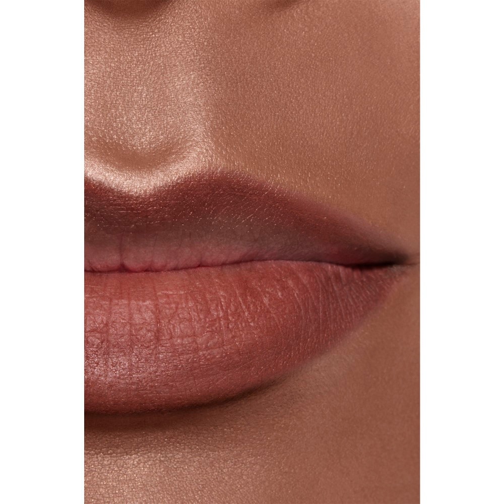 L&Aacute;PIZ CONTORNO DE LABIOS DE LARGA DURACI&Oacute;N